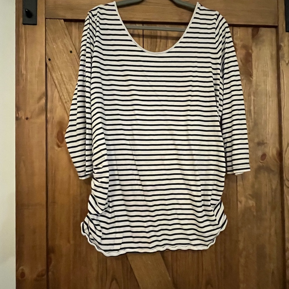 Boat neck, fitted, ruched maternity top